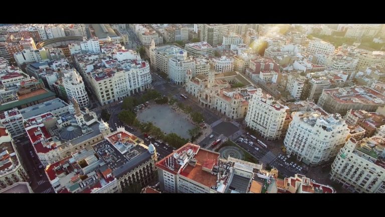 Valencia Drone Video Tour | Expedia Valencia Drone Video Tour | Expedia
